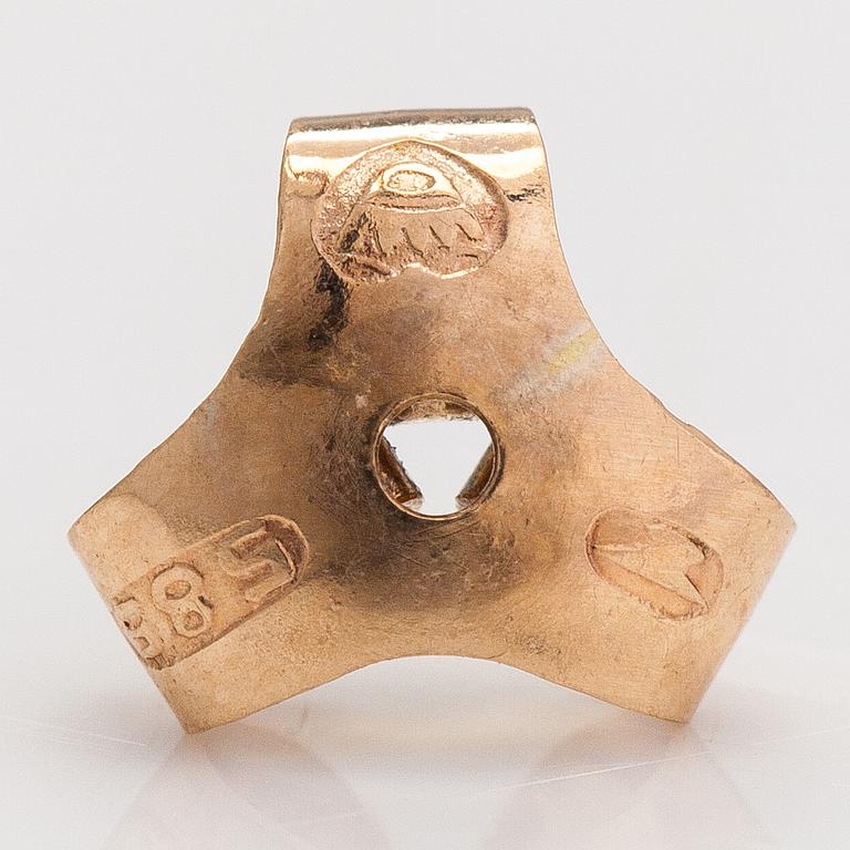 Elis Kauppi, Örhängen, 14K guld och odlade pärlor. Kupittaan kulta, Åbo.