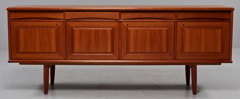 SIDEBOARD, 1900-talets mitt.