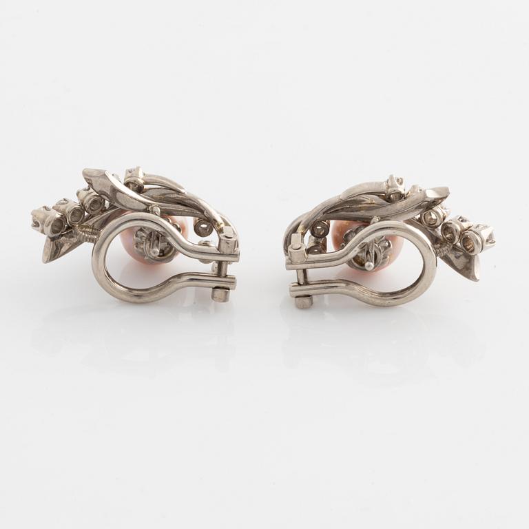 Earrings, one pair, white gold with octagon-cut diamonds and cultured pearls.
