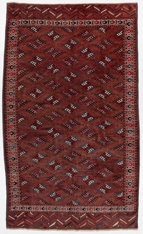 An antique Yomut carpet, ca 336 x 194-202 cm.