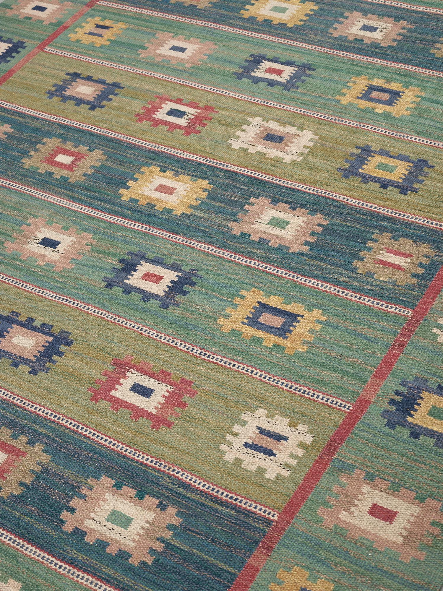 CARPET. "Grön äng". Flat weave. 248 x 208 cm. Signed MMF.