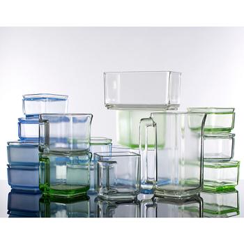 Wilhelm Wagenfeld · WILHELM WAGENFELD, förvaringskärl för kylskåp, "Kubus", 18 st, Vereinigte Lausitzer Glaswerke AG, Tyskland ca 1938.