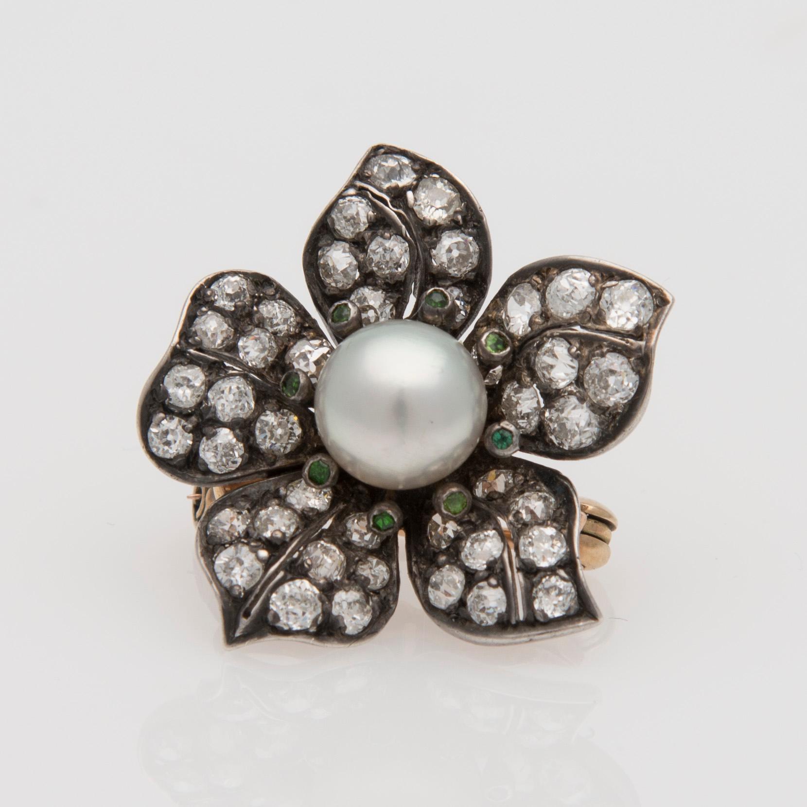 BROSCH / HÄNGE, gammalslipade diamanter, odlad pärla, 18K guld och silver.