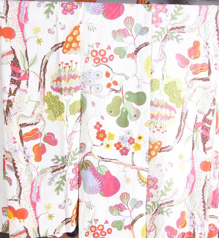 GARDINVÅDER. 3 st samt en mindre. "Vegetable Tree", design Josef Frank, Firma Svenskt Tenn.