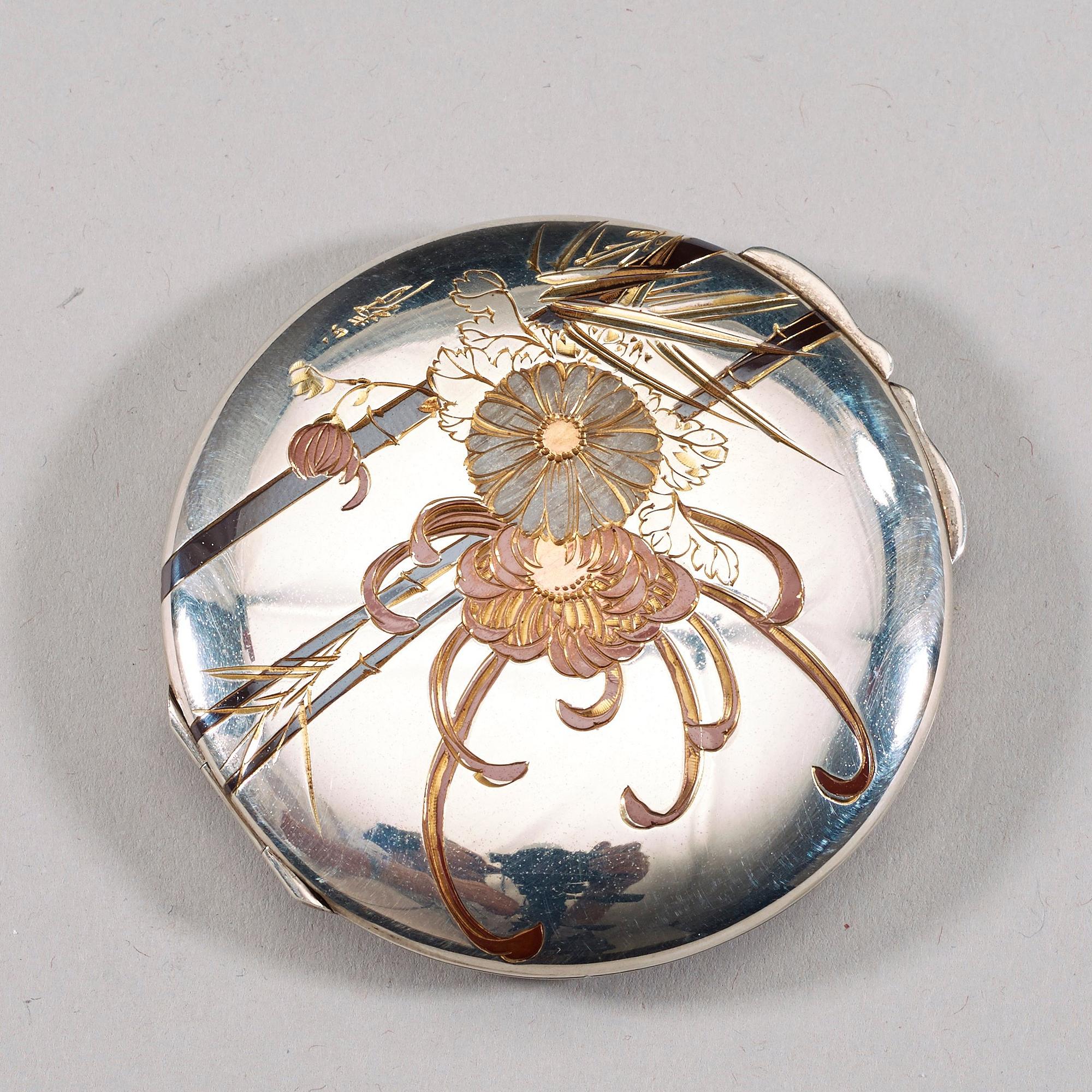 ETUIER, 4 stycken, silver och brons. Japan, 1900-tal.