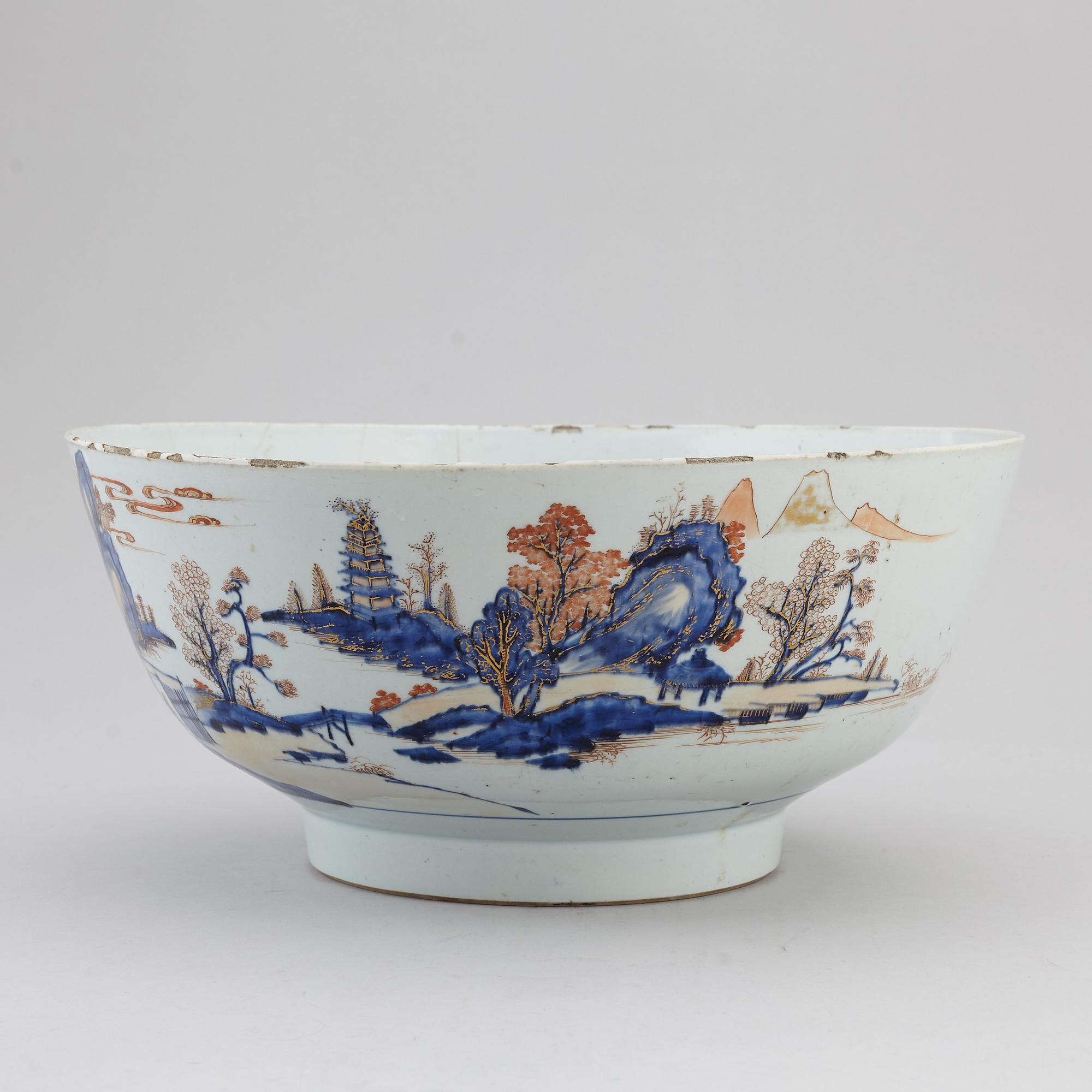 A large blue and white fish bowl/punch bowl, Qing dynasty, 18th Century.