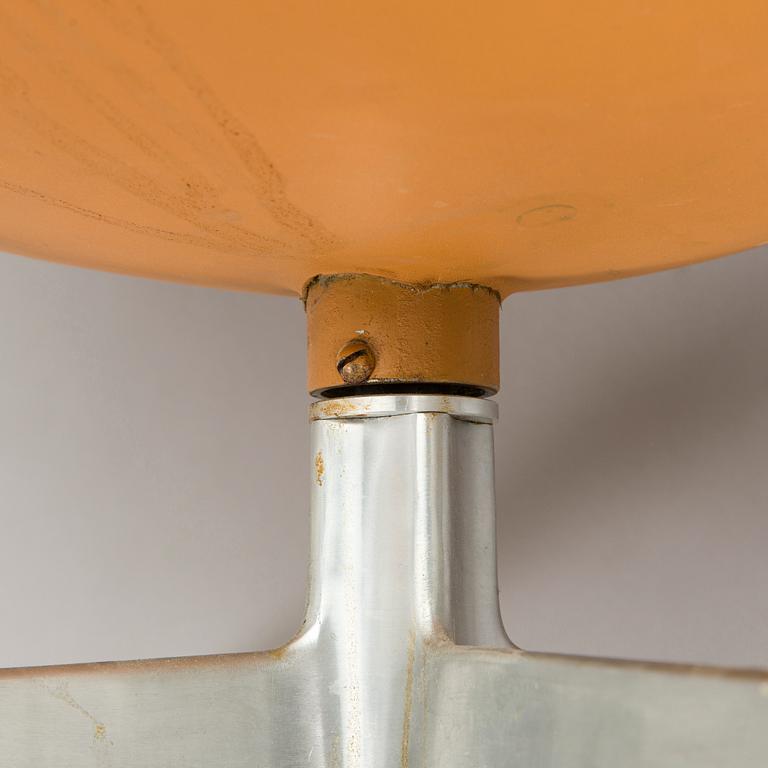 Arne Jacobsen, nojatuoli, "Egg", Fritz Hansen, Tanska, 1960/70-luku.