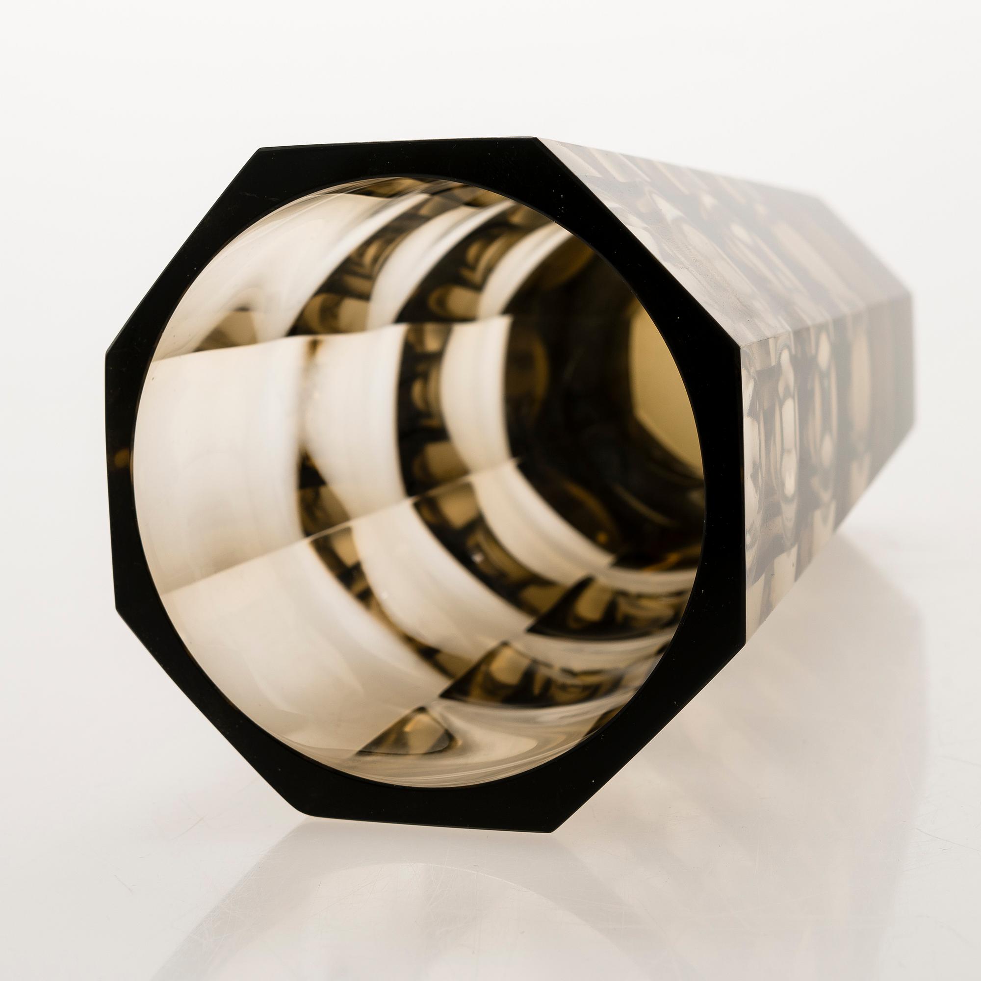 GÖRAN HONGELL, A late 1930's glass vase "Optical glass", Karhula.