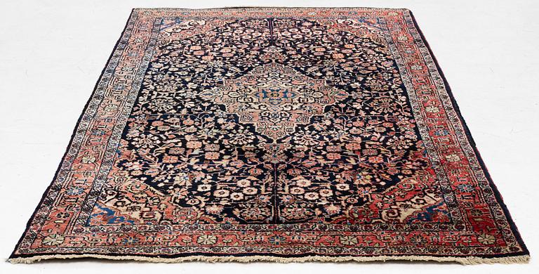 Matta, Saruk, ca 220 x 135 cm.