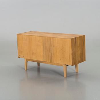 SIDEBOARD, ek, "Rekord" design Nils Troedsson, Troeds, 2000-tal.