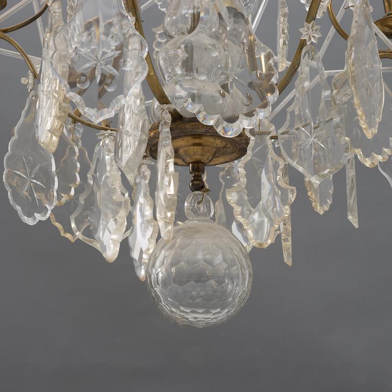 A Rococo style chandelier, early 20th Century.