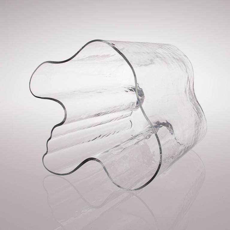 A 1950s/1960s vase signed Alvar Aalto.