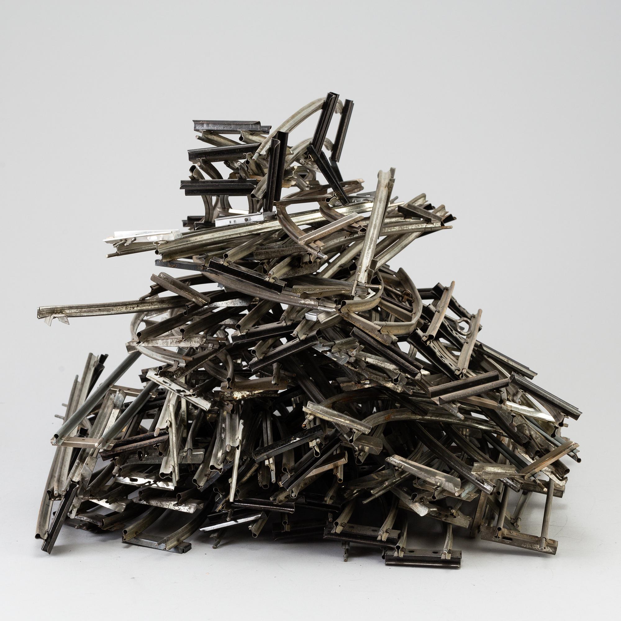 A lot of 10 pieces of locomotives and wagons, Germany, early 20th century.