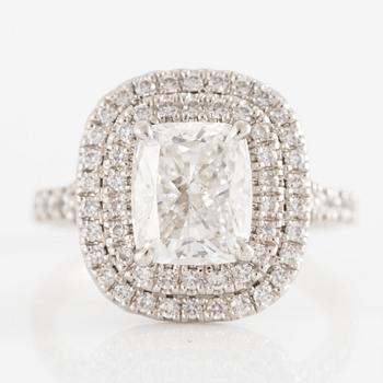 Platinum ring with a cushion-shaped brilliant-cut diamond 1.81 ct G (TW) vs 1 according to certificate.