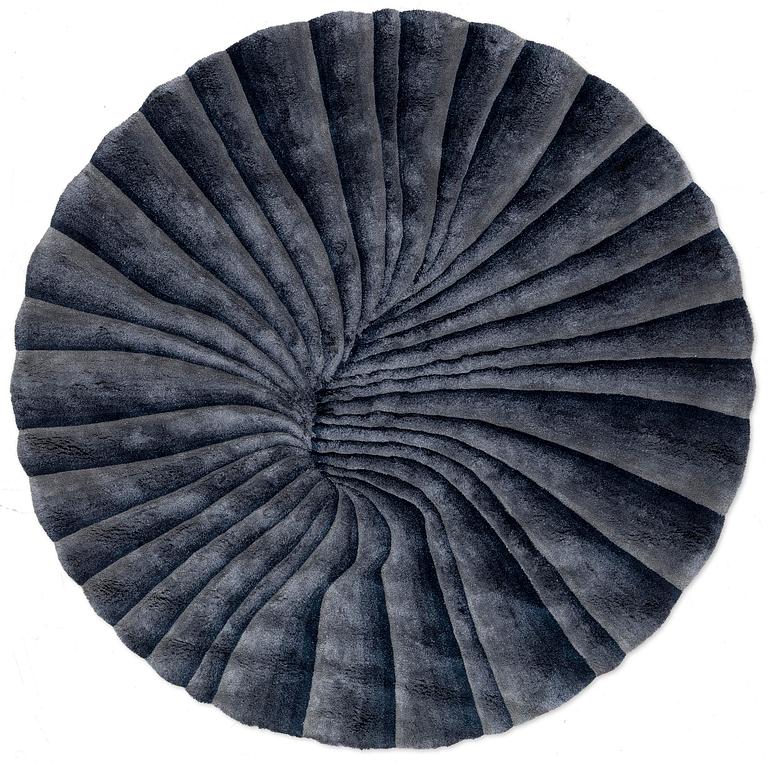 Diana Orving, a carpet 'Disappearance II', round diameter 300 cm, Ferreira de Sá, Portugal.