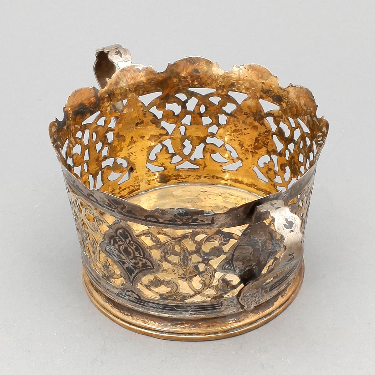 COASTER, silver, Ryssland, 1900-talets andra hälft. Vikt ca 240 gram.