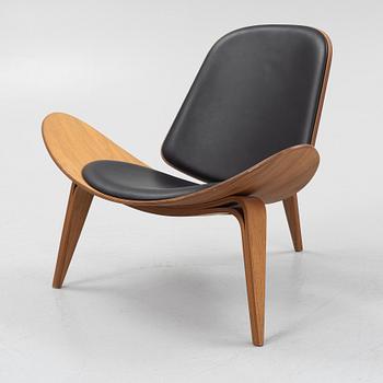 Hans J. Wegner, a 'CH 07' lounge chair, Carl Hansen & Son, Denmark.