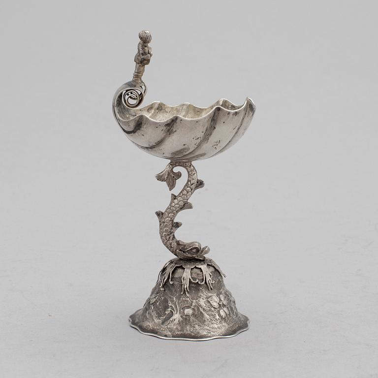 SALTKAR PÅ FOT, silver, barockstil, Tyskland, fantasistämplar, sent 1800-tal. Vikt ca 55 gram.