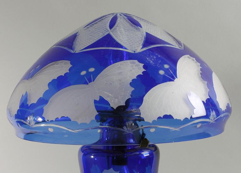 BORDSARMATUR, glas.