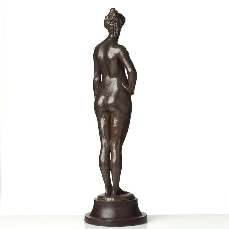 Carl Milles, Stående kvinnomodell med uppsatt hår.