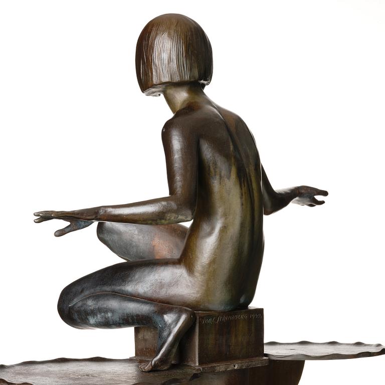 Tore Strindberg, "Flicka med fågelbad" (Girl with birdbath).
