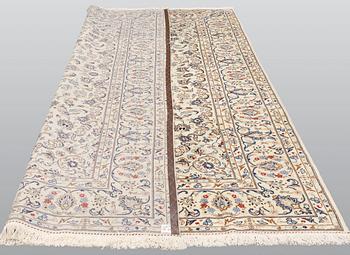 A carpet, Kashan, ca 340 x 240 cm.