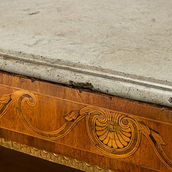 A Gustavian late 18th century commode attributed to J. Hultsten.