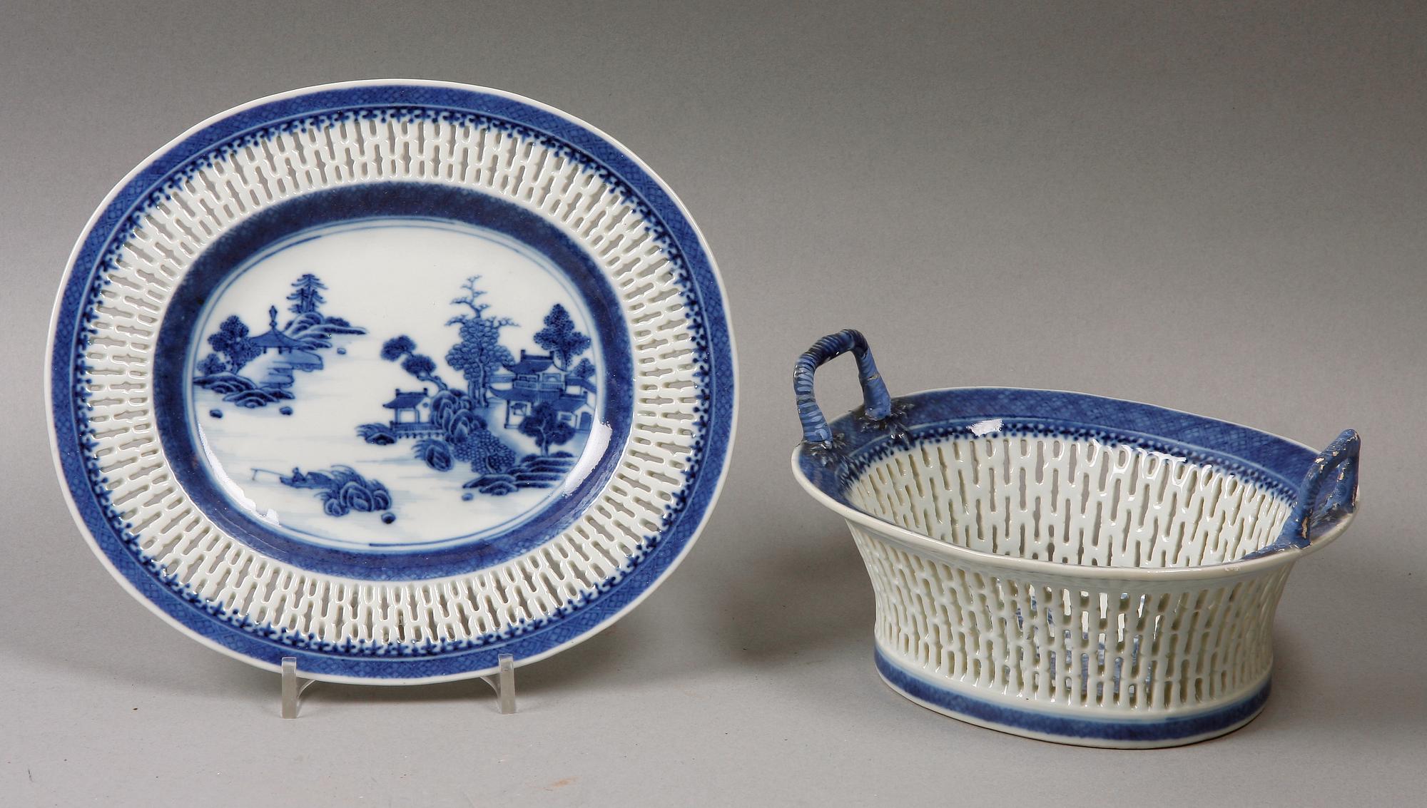 GALLERSKÅL MED FAT, porslin, Kina. 1800-tal.