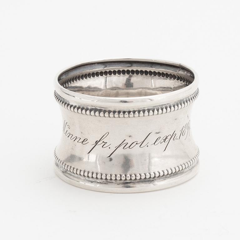 Servettring, silver, gåva till Axel Stake för hans insatser under Andrées polarexpeditioner, 1800-talets slut.