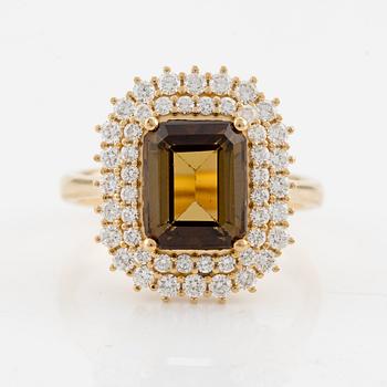 Ring, cocktail ring, 18K gold with tourmaline and brilliant-cut diamonds.