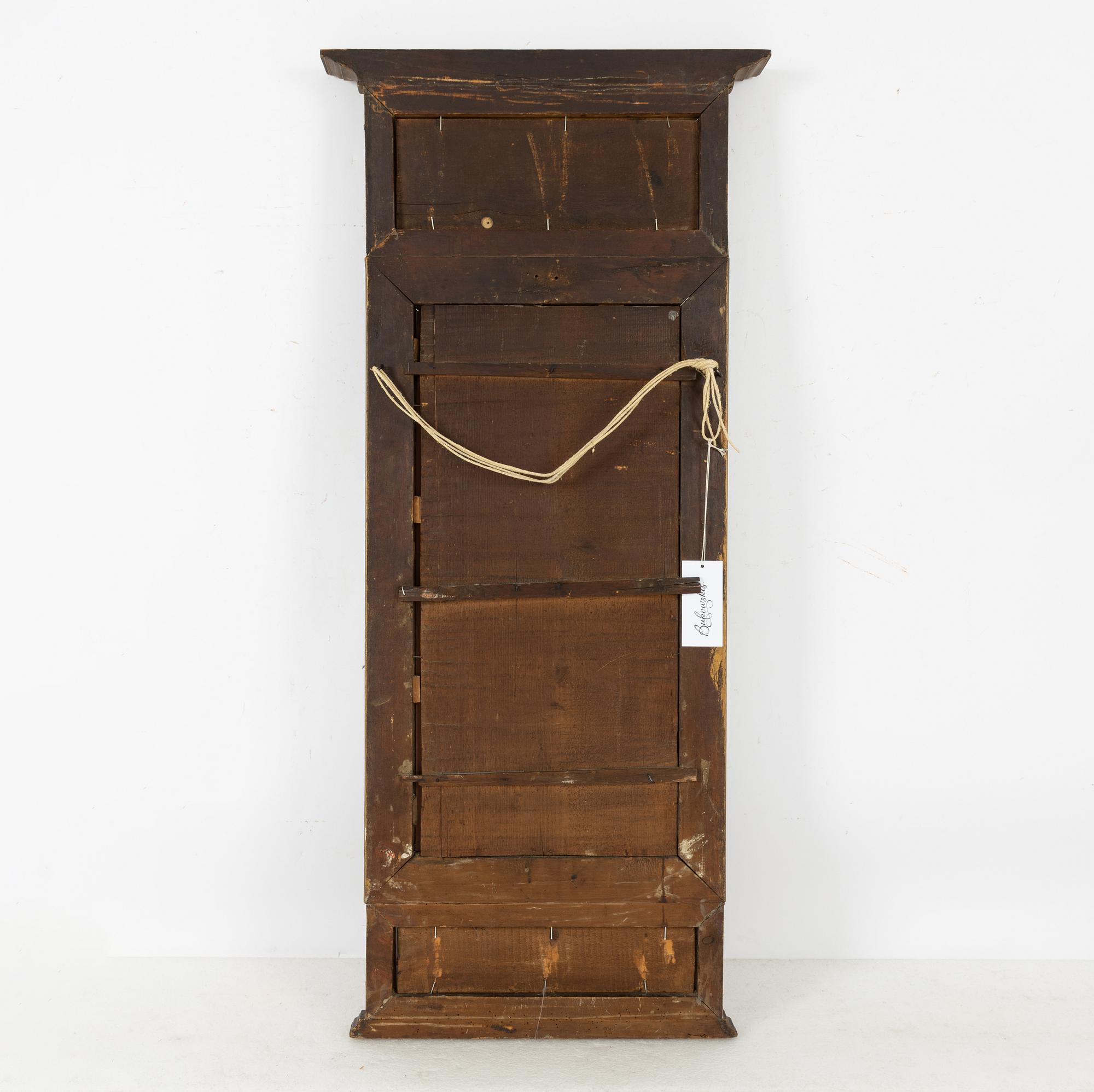 A late Gustavian mirror, around the year 1800.
