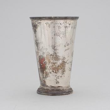 A silver vase by F Carlman, Stockholm, 1938. Total weight ca 424 g.