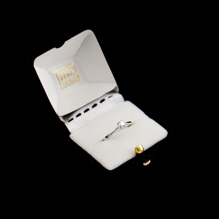 RING, 18 k vitguld, solitär briljantslipad diamant 0.30 ct.