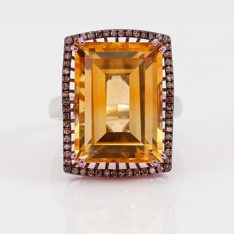 RING, 14K vitguld, citrin och diamanter.