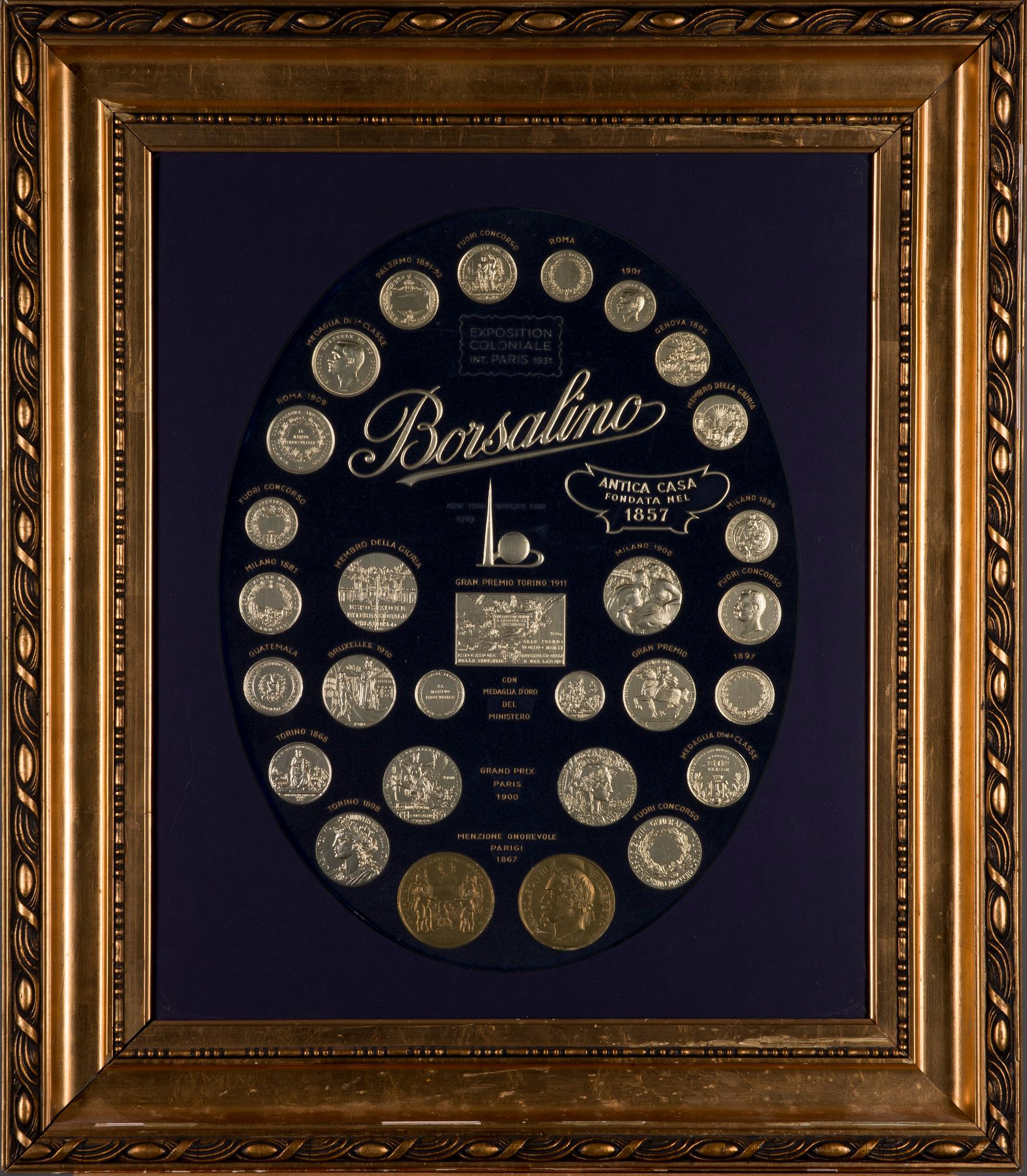 MINNESTAVLA, "Borsalino" med 30 minnesmedaljer, 1900-tal.