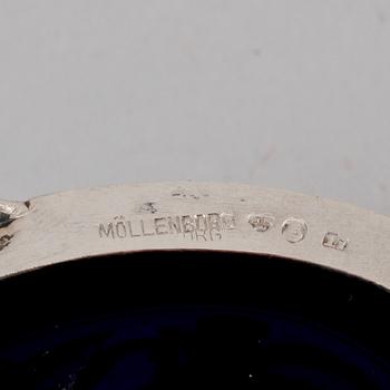 SALTKAR, ett par, silver med blå glasinsatser, Möllenborg, Stockholm, 1911. Silvervikt 90 g.