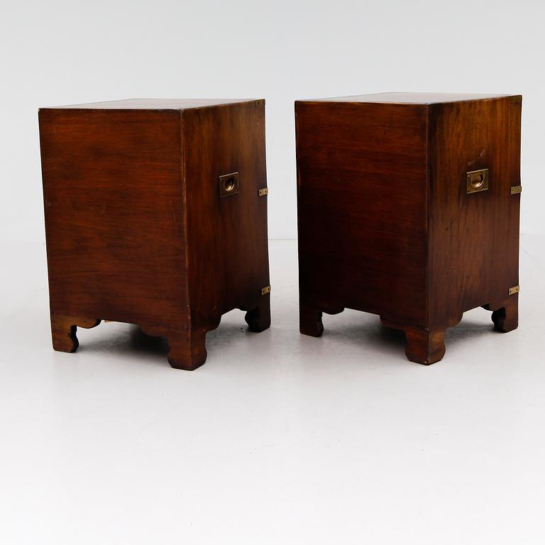 SÄNGBORD, 1 par, England, 1900-talets andra hälft.