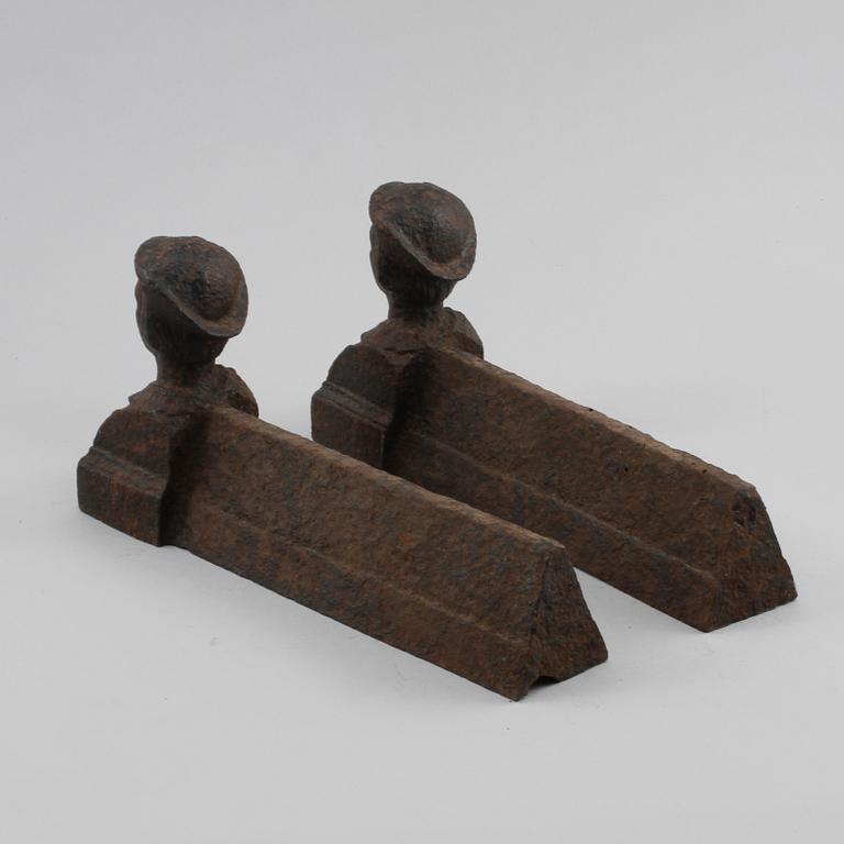 ELDHUNDAR, ett par, järn, 1900-talets senare del.