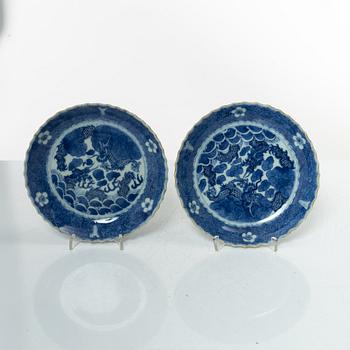 A pair of Chinese blue and white porcelain dishes, Qing dynasty, 19th century.