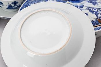 SERVIS, 87 delar, kompaniporslin, Jiaqing 1796-1820.