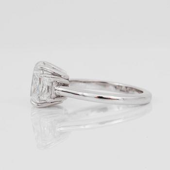 A 3.30 ct D/VVS2, cushion-cut diamond ring. Quality according to GIA certificarte. Side stones 0.67 ct in total.