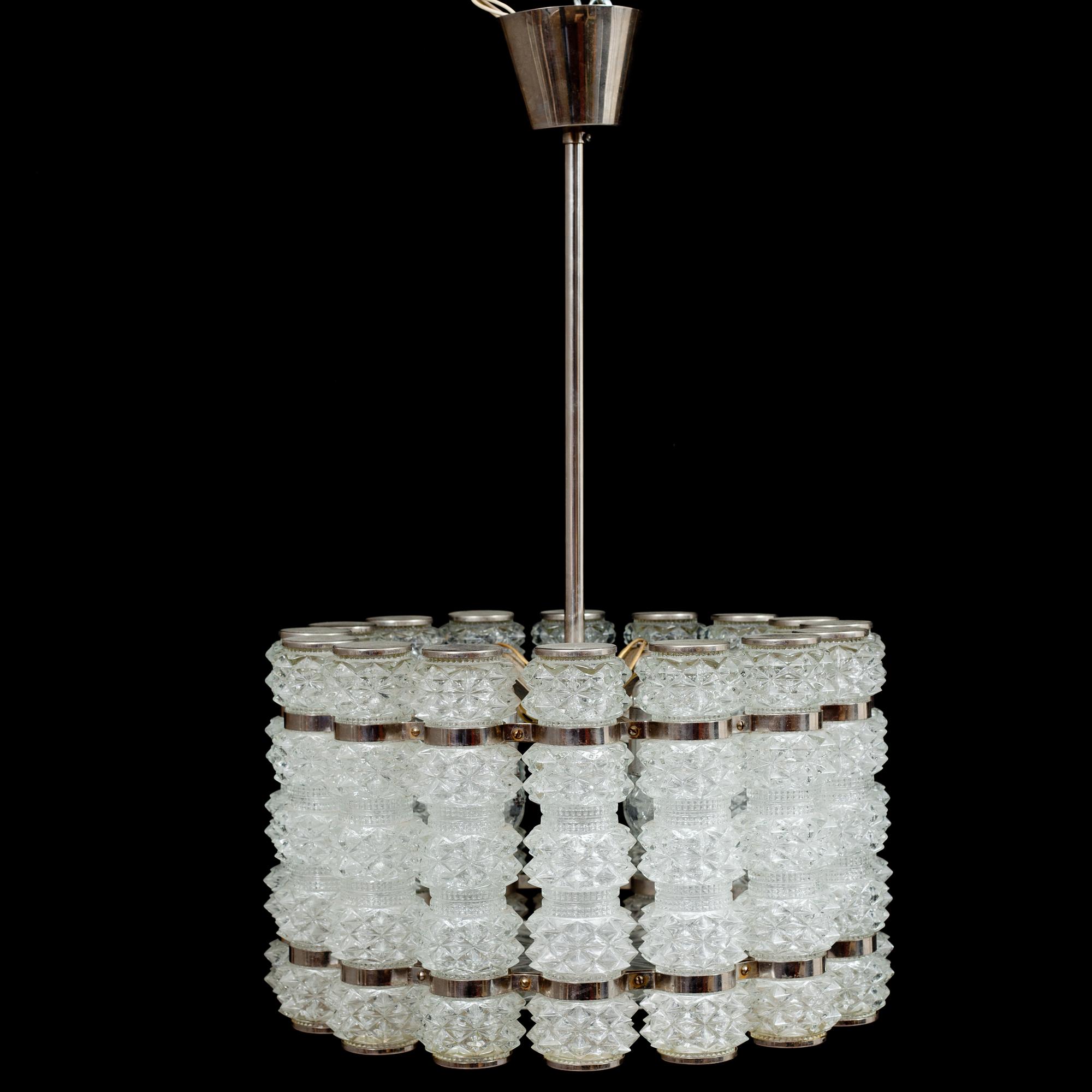 TAKLAMPA, etikettsmärkt konsthantverk Tyringe, h 60.