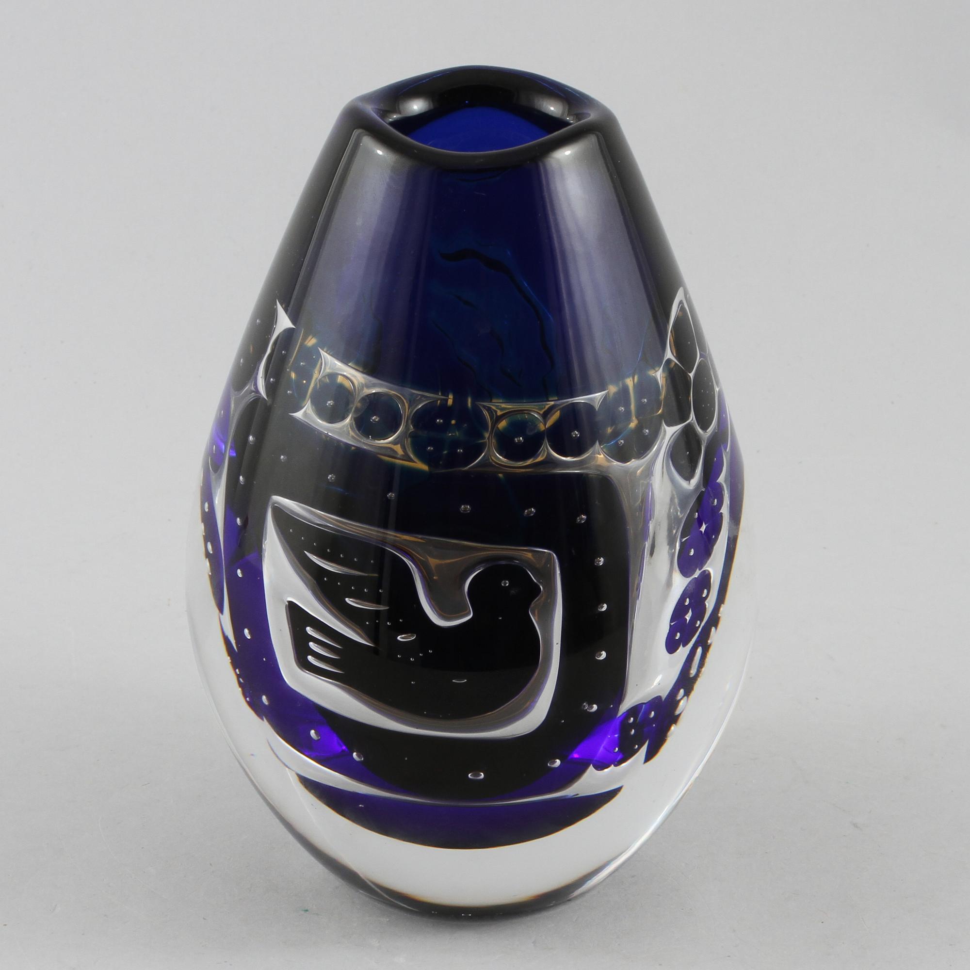 EDVIN ÖHRSTRÖM, vas, glas, ariel, "Flickan och duvan", Orrefors, signerad och daterad -89.