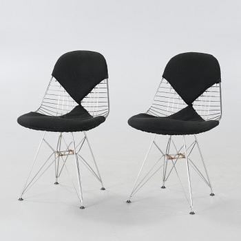 A pair of chairs, "DKR", by Charles & Ray Eames for Herman Miller, USA, around mid 20th century.