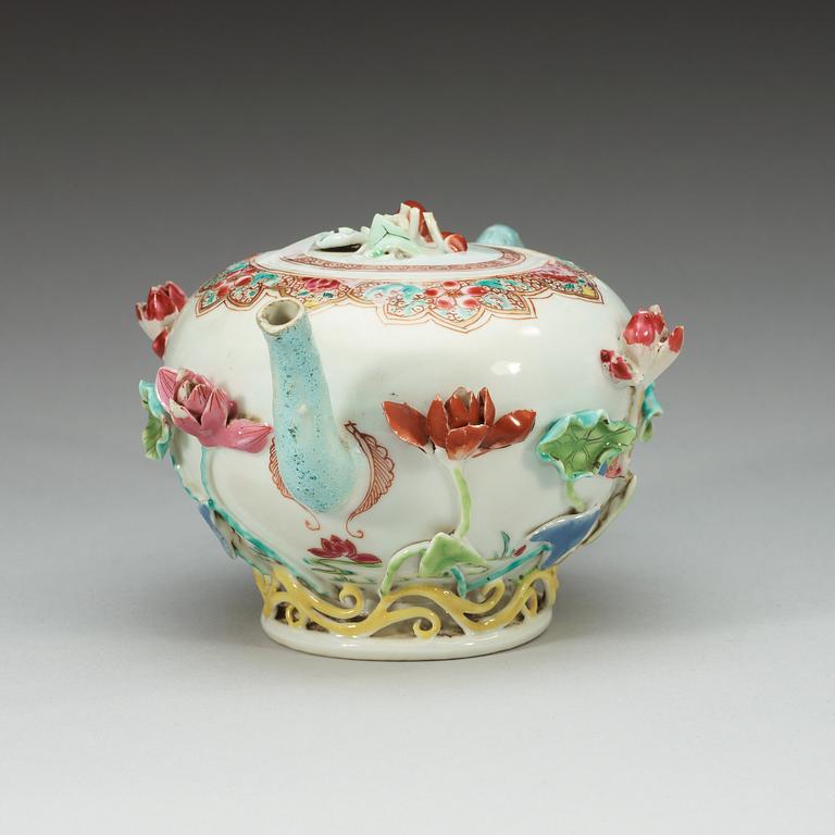 A famille rose teapot with cover, Qing dynasty, Qianlong (1736-95).