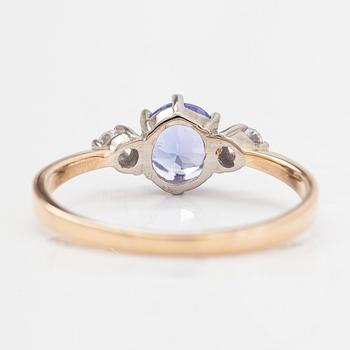 Ring, 18K vitguld, tansanit och diamanter tot ca 0.04 ct.