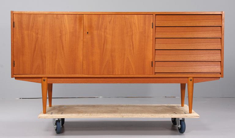 SIDEBOARD, 1950-tal.