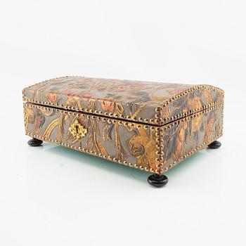 Casket in Baroque style, late 19th century.