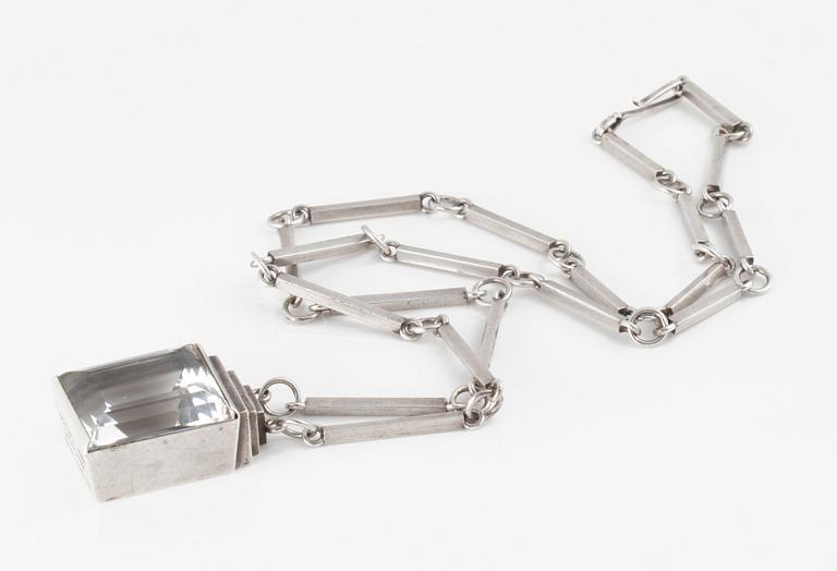 HALSBAND, med fasettslipad bergkristall, Wiwen Nilsson, Lund, 1942.