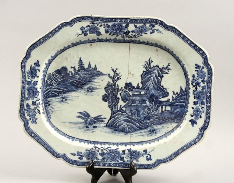 STEKFAT, porslin. Kina Qianlong, 1700-tal.